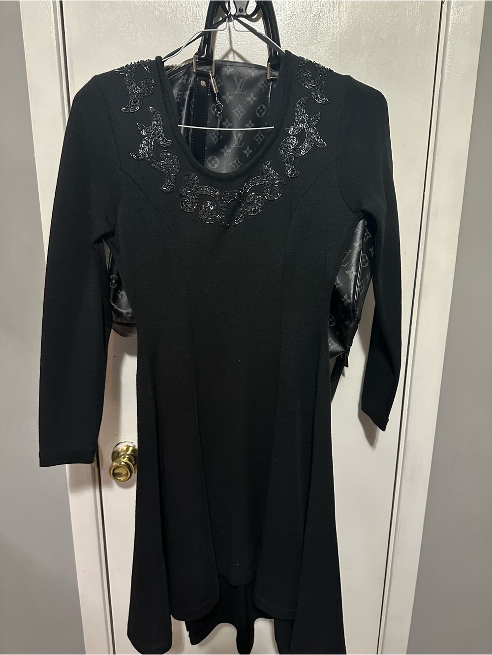 Liz Claiborne Black Long Sleeve Embellished Scoop Neck Dress